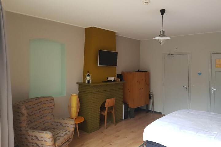Room 7 of 44