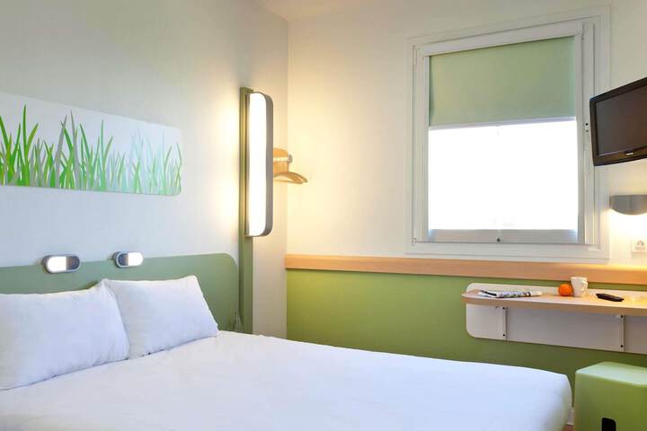 Room 5 of 52
