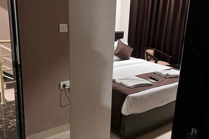 Room 14 of 99