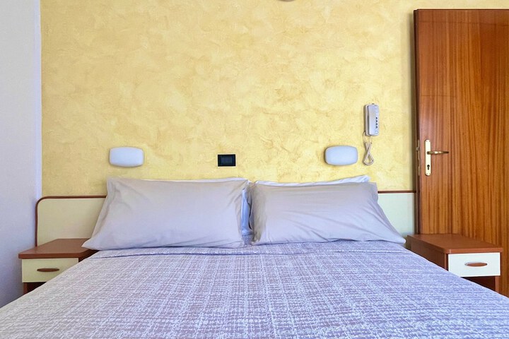Room 35 of 87