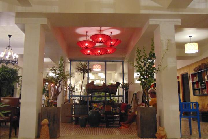 Hotel De Condor