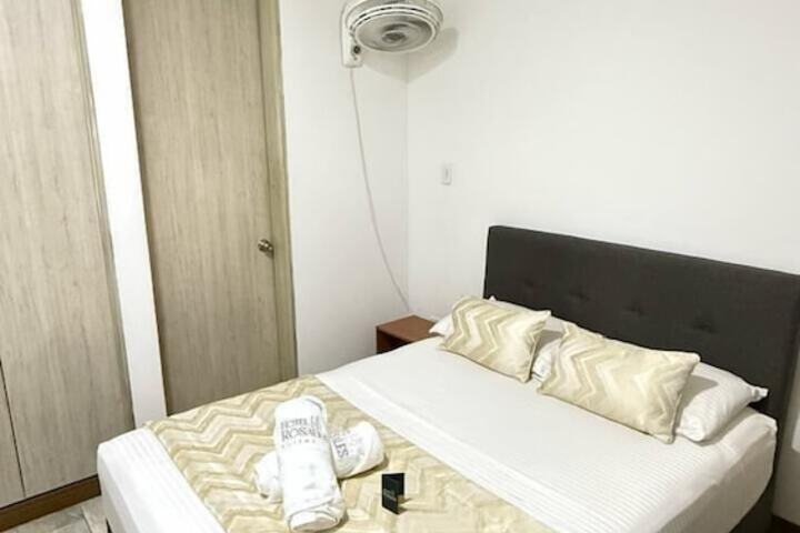 Room 6 of 8
