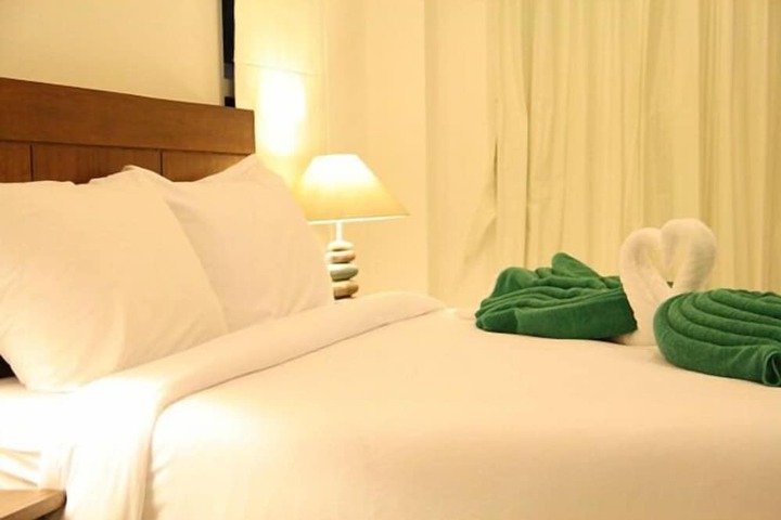 Room 2 of 48
