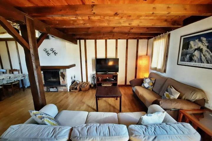 Room 2 of 11