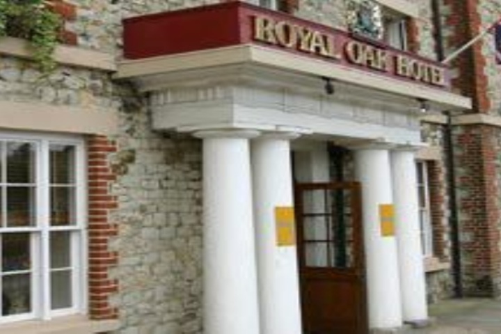 THE ROYAL OAK HOTEL