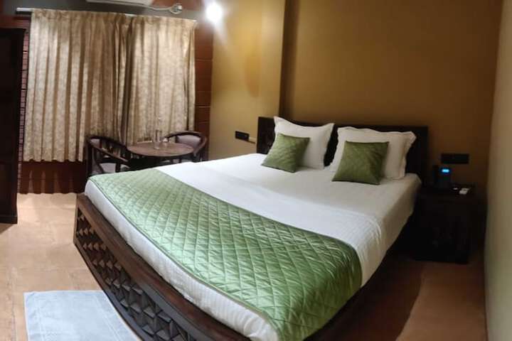 Room 9 of 25