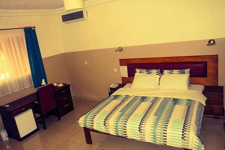 Room 30 of 50