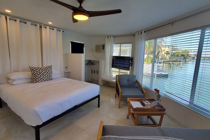 Room 28 of 236
