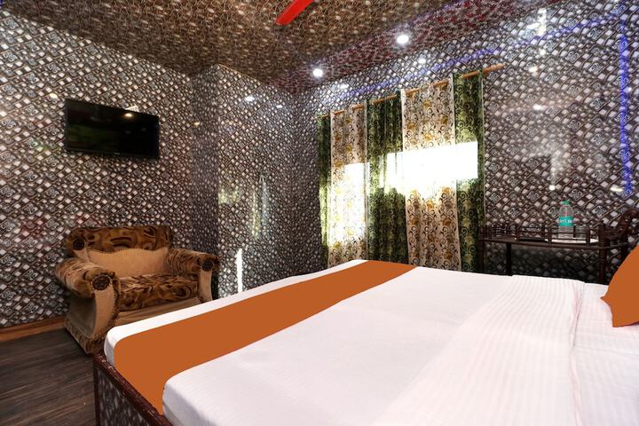 Room 21 of 34