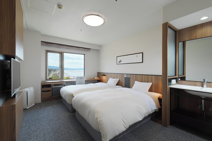 Room 27 of 117