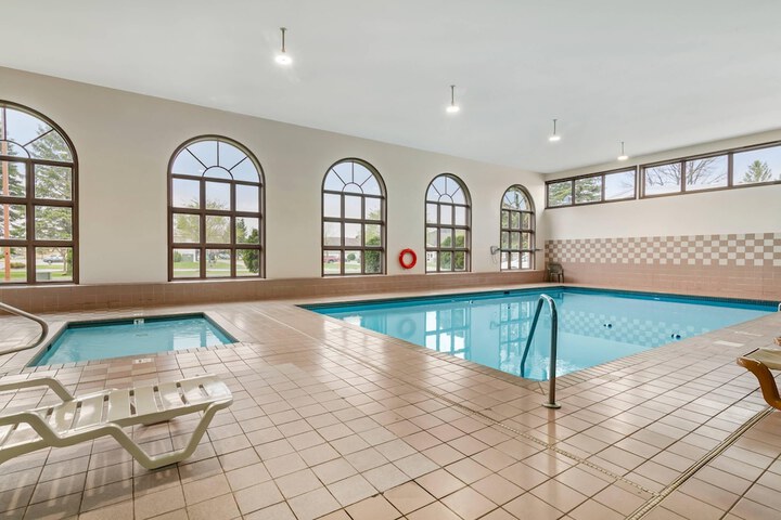 Pool 39 of 60