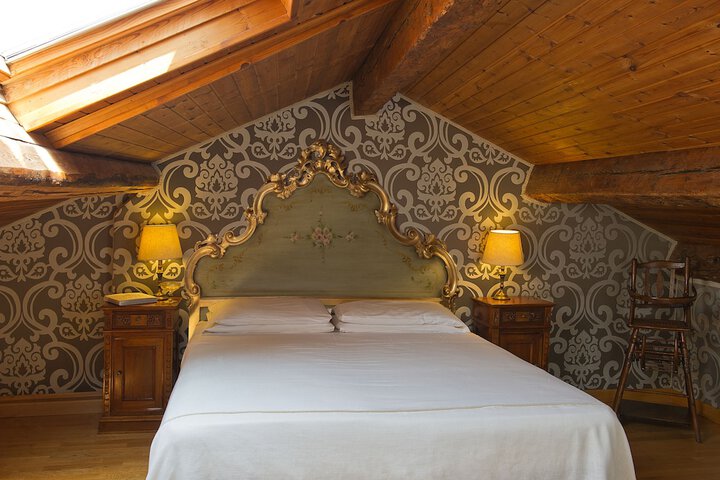 Room 3 of 56