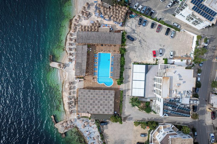 Pool 40 of 65