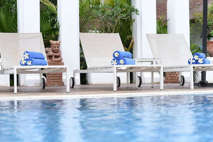 Pool 44 of 80