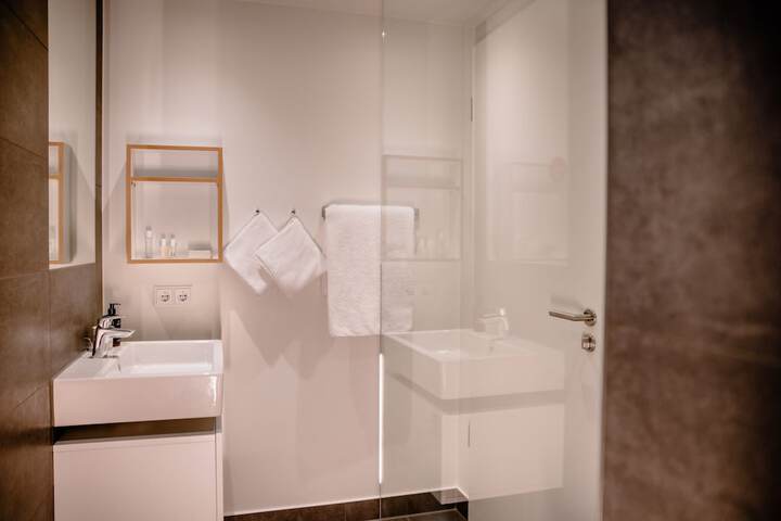 Room 45 of 96