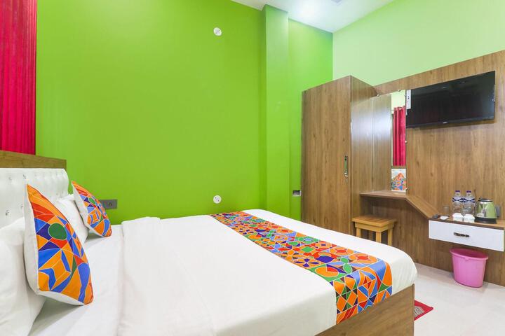 Room 5 of 33
