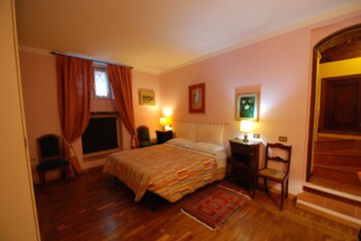 Room 21 of 21