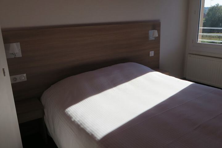 Room 9 of 48
