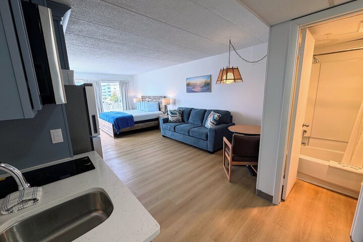 Room 5 of 20