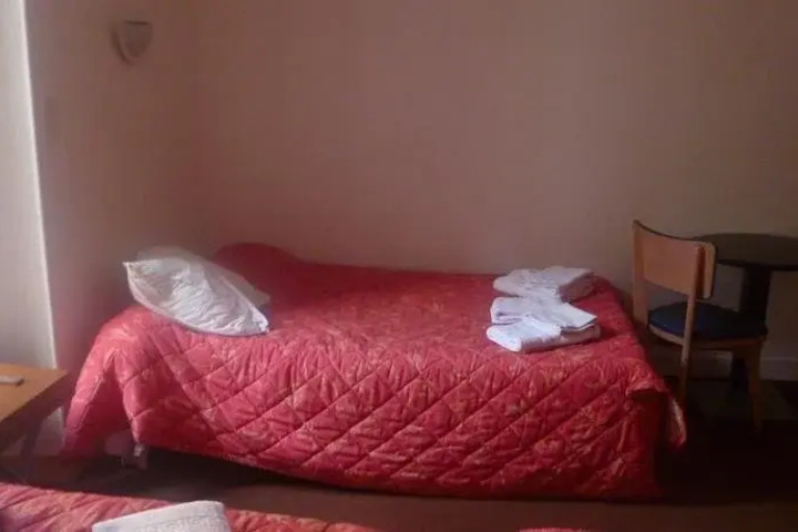 Room 5 of 13