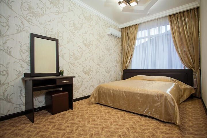 Room 5 of 49