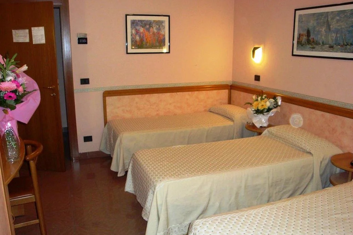 Room 2 of 5