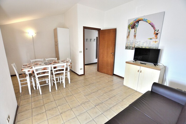 Room 14 of 25