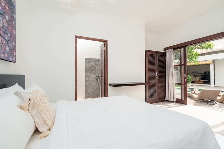 Room 2 of 42
