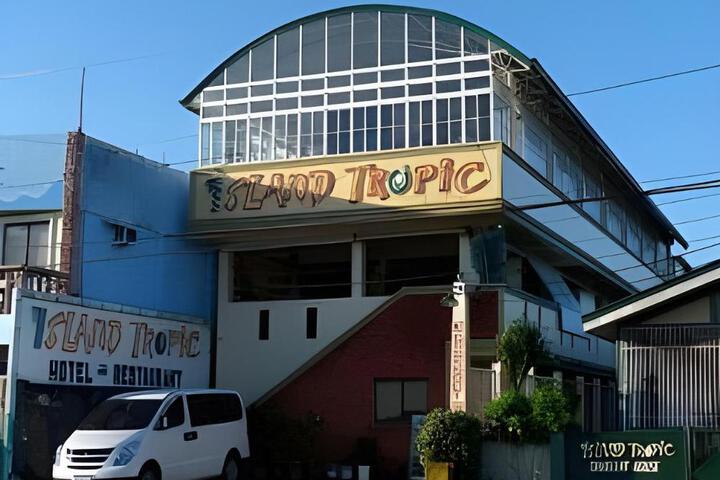 Island Tropic Hotel and Restaurant