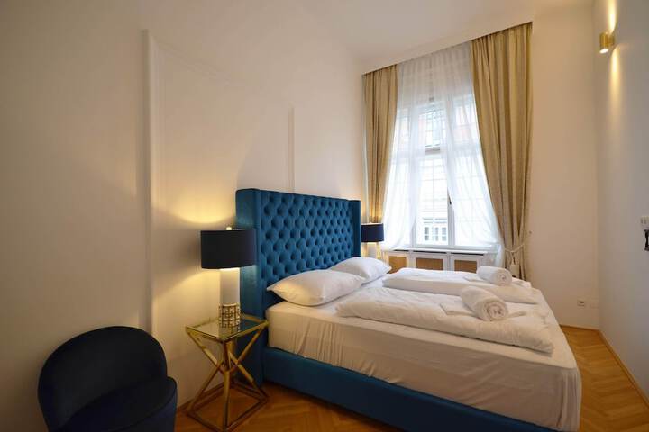 Room 3 of 49