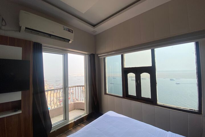 Room 44 of 83