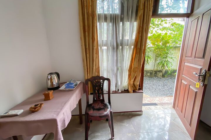 Room 12 of 38
