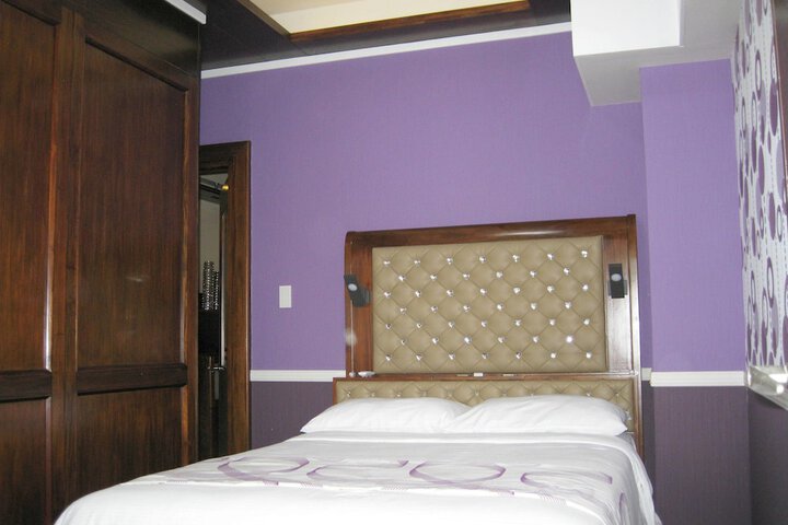 Room 8 of 38