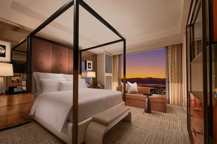 Room 14 of 65