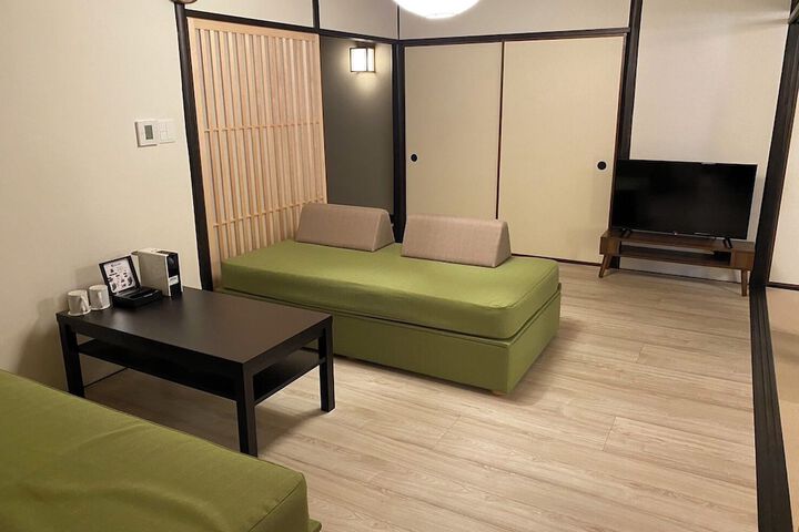 Room 9 of 66