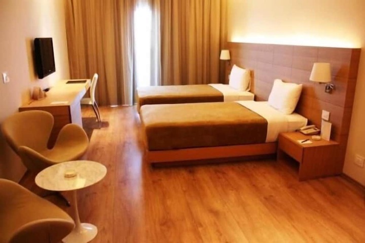 Room 7 of 23