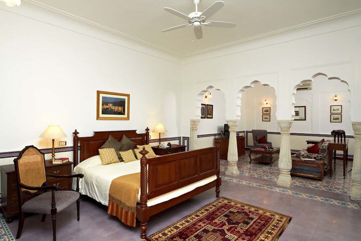 Room 10 of 74