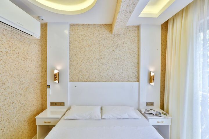Room 10 of 26