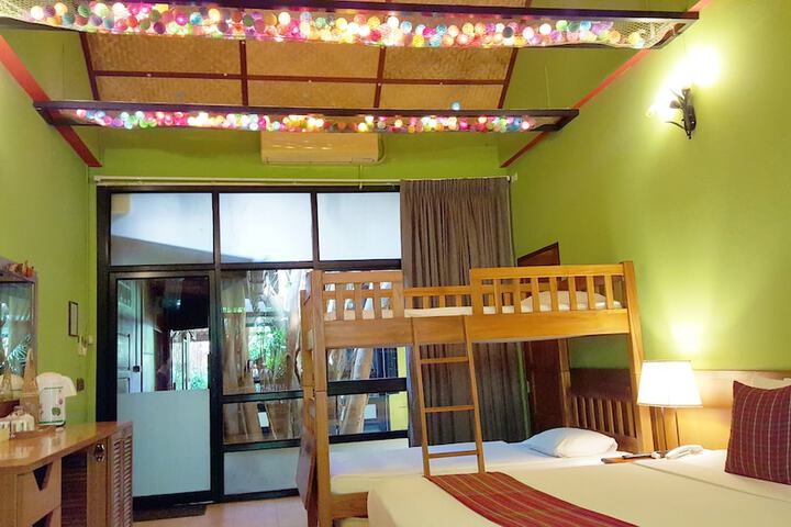 Room 13 of 436
