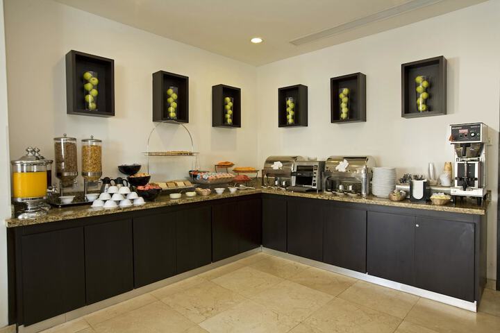 Breakfast/Coffee Service 15 of 34