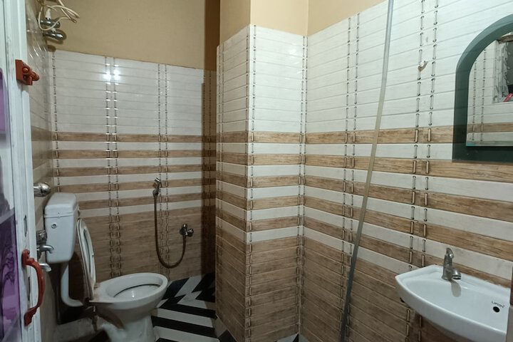 Room 11 of 13