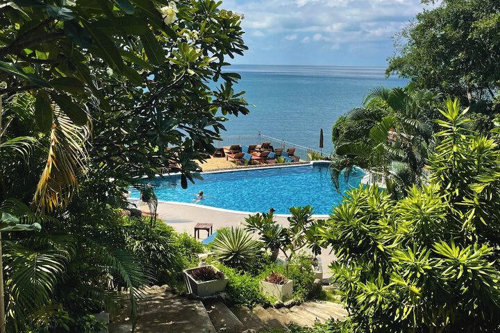 Hotel with Pool