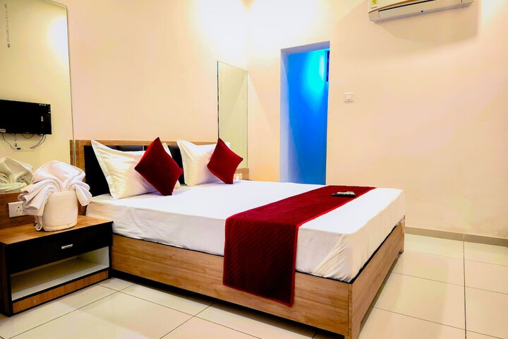 Room 14 of 40