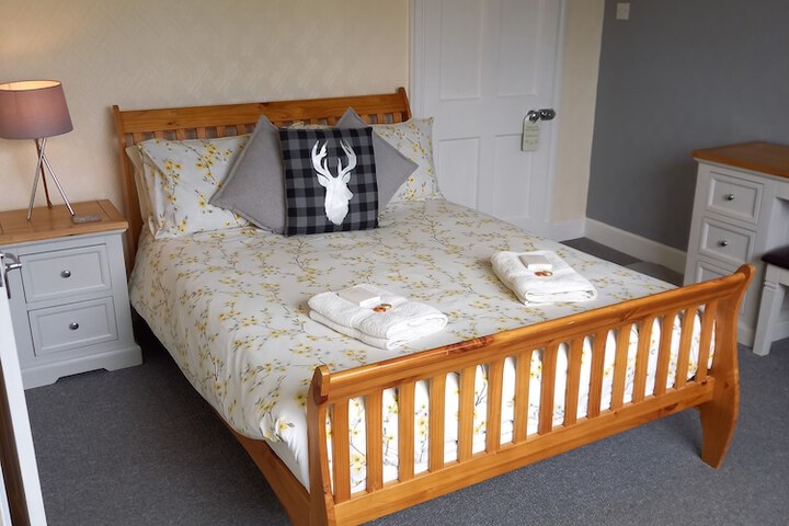Room 9 of 28