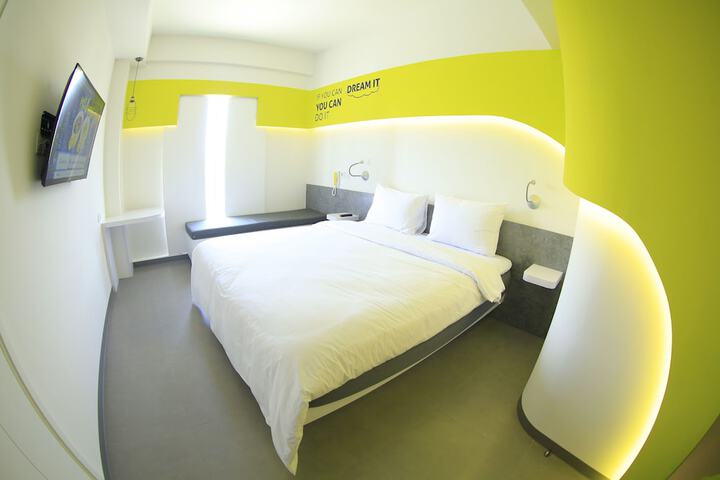 Room 6 of 34