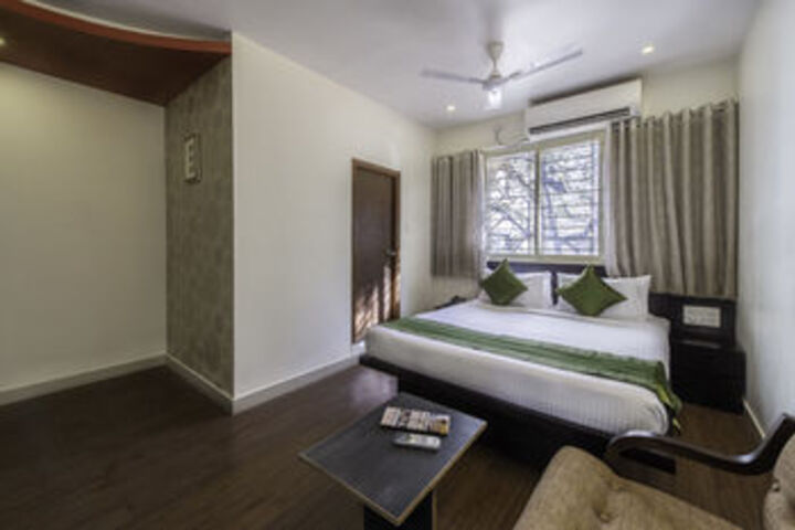 Room 12 of 22