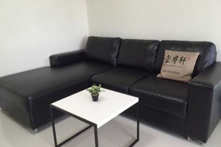 Room 8 of 10
