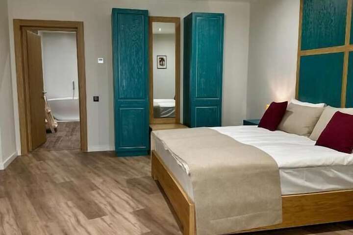 Room 6 of 58