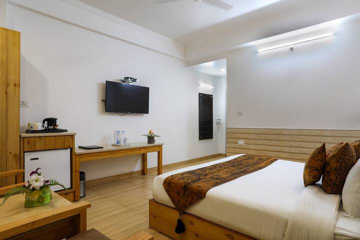 Room 13 of 53