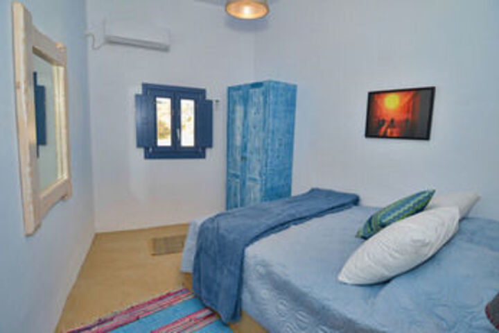 Room 10 of 38